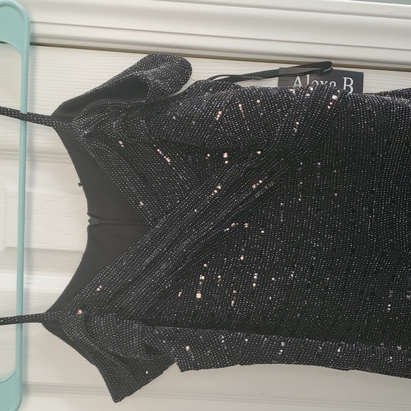 GORGEOUS PARTY/DATE ROMPER 🌙 - Picture 3 of 8